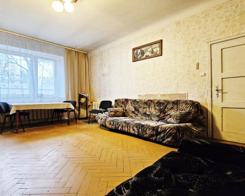 Poniatowa - kawalerka do remontu 32m2