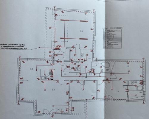 Nowoczesny dom na działce ze stawem w Radomiu.