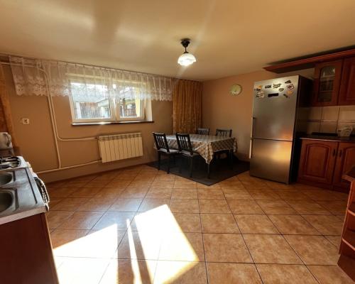 Bielsko- dom z działką, stawem i zabudowaniami