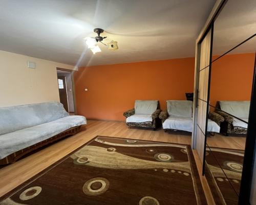 Bielsko- dom z działką, stawem i zabudowaniami