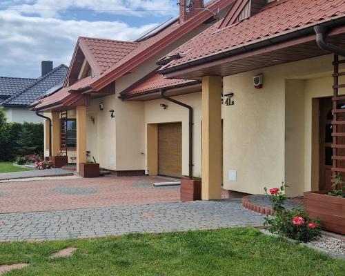 Dom+Garaż Solidnie Wybudowany i Wykończon Turowola