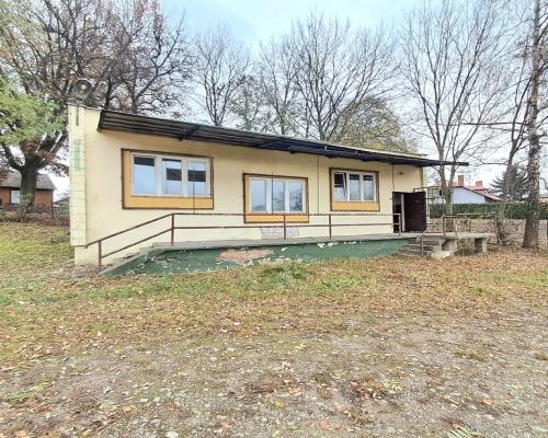 Lokal handlowo-usługowy na trasie Lublin-Nałęczów.