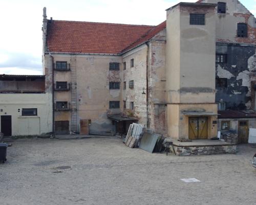 Kompleks budynków przy ul. 6 Sierpnia w Puławach..