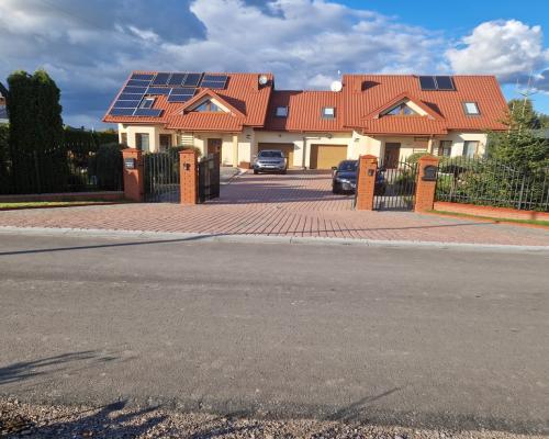 Dom+Garaż Solidnie Wybudowany i Wykończon Turowola