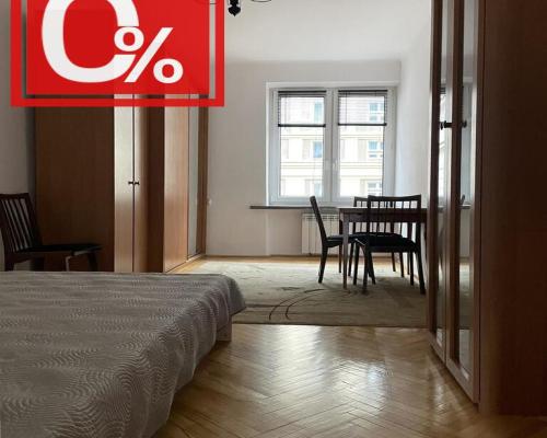 Centrum Warszawy-St. Żoliborz. 200 m do metra