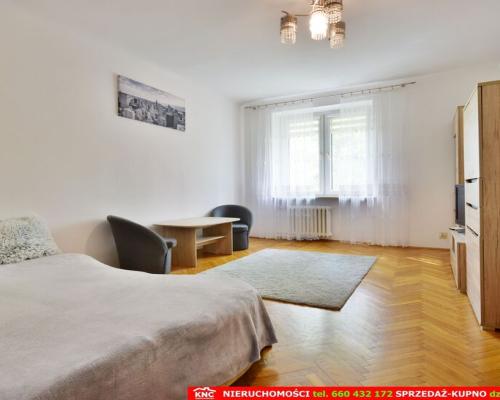 Zadbane, przestronne mieszkanie 2 pokojowe.