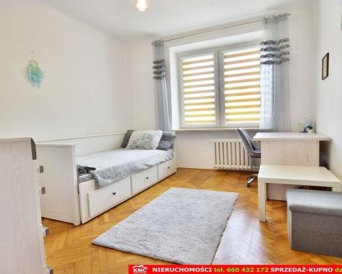 Zadbane, przestronne mieszkanie 2 pokojowe.