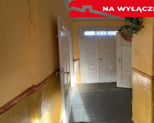 Drewniany dom na działce w Świeciechowie Dużym.