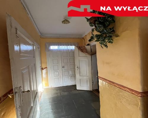 Drewniany dom na działce w Świeciechowie Dużym.