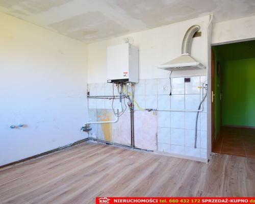 Blisko Nałęczowa, 3 pokoje z garażem i działką.