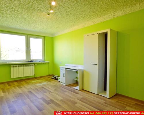 Blisko Nałęczowa, 3 pokoje z garażem i działką.