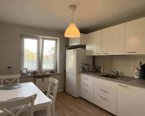 Kawalerka 30 m2 (oddzielna kuchnia) centrum Puław.