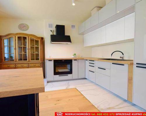 Prestiżowe mieszkanie, wyskoki standard, 2 balkony.