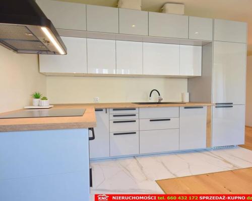 Prestiżowe mieszkanie, wyskoki standard, 2 balkony.