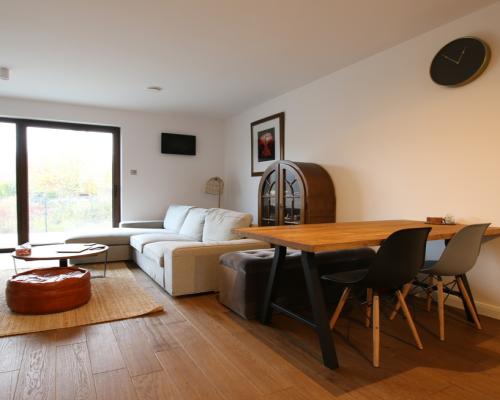 Dom, Lublin, Sławin, Skowronkowa, Budynek:- 126 m2- salon i  2 pokoje (możliwość 3)-wymurowany z gazobetonu-ocieplony styropian