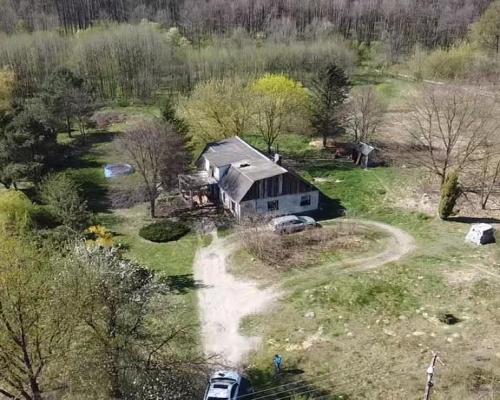 Siedlisko w cichej okolicy 100 km od Warszawy.