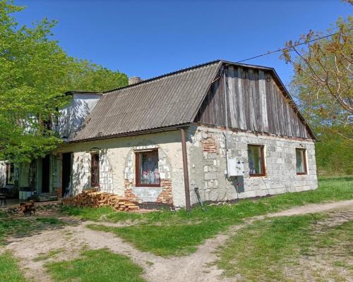 Siedlisko w cichej okolicy 100 km od Warszawy.