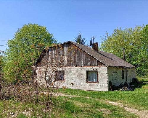 Siedlisko w cichej okolicy 100 km od Warszawy.