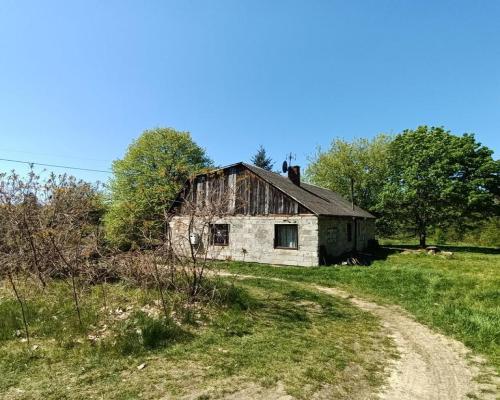 Siedlisko w cichej okolicy 100 km od Warszawy.