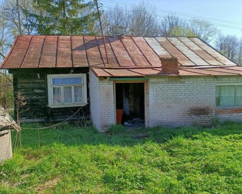 Siedlisko w ładnej okolicy gm. Gniewoszów.