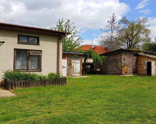 Mały domek w świetnej lokalizacji - Uniszowice