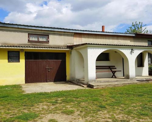 Mały domek w świetnej lokalizacji - Uniszowice