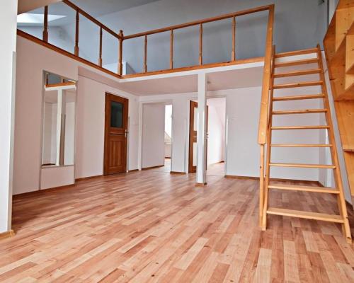 Segment w szeregowcu - 3 mieszkania w jednym!!