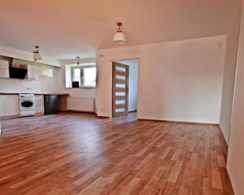 Segment w szeregowcu - 3 mieszkania w jednym!!