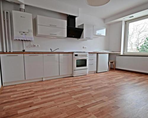 Segment w szeregowcu - 3 mieszkania w jednym!!