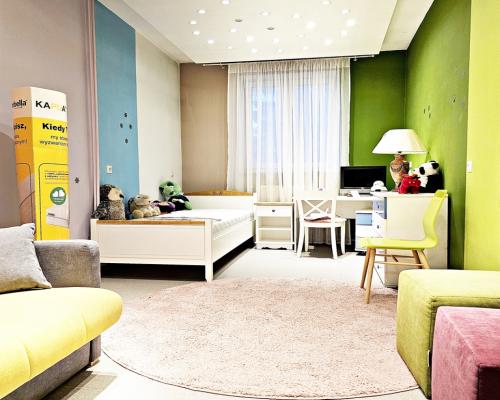 Szeregowiec na spokojnym osiedlu przy lesie-okazja