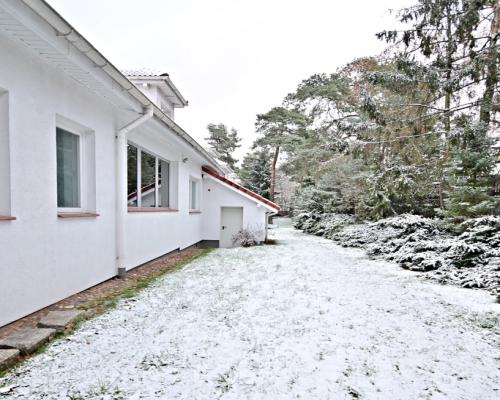 Szeregowiec na spokojnym osiedlu przy lesie-okazja