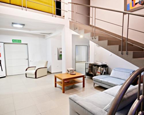 Szeregowiec na spokojnym osiedlu przy lesie-okazja