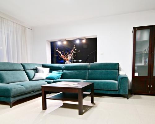 Szeregowiec na spokojnym osiedlu przy lesie-okazja