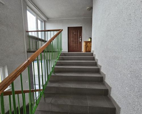 Lokal biurowo-usługowy 250m2 +duży parking w cenie