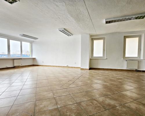 Lokal biurowo-usługowy 250m2 +duży parking w cenie