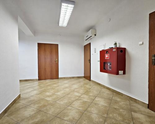 Lokal biurowo-usługowy 250m2 +duży parking w cenie