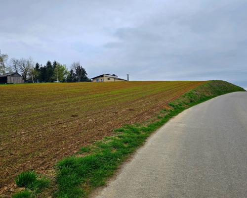 Działka na wzgórzu z niepowtarzalnymi widokami