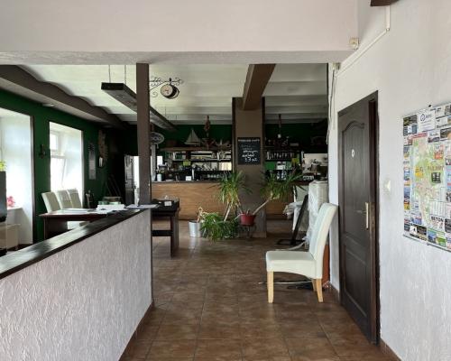 Restauracja "REJS" ul. Portowa 2  w Puławach.