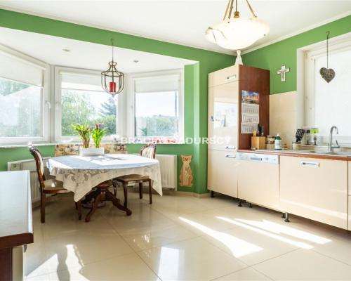 Nowoczesny dom parterowy w Łapanowie