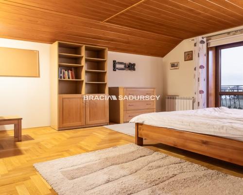 ATRAKCYJNY DOM W PODKRAKOWSKIEJ MIEJSCOWOŚCI RYBNA