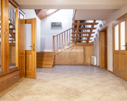 ATRAKCYJNY DOM W PODKRAKOWSKIEJ MIEJSCOWOŚCI RYBNA