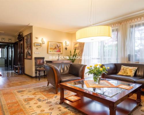 ZADBANY,WYSOKI STANDARD DOM OK 230 M2