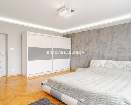 ATRAKCYJNY DOM W ZNAKOMITEJ LOKALIZACJI