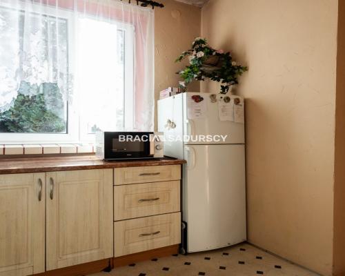 SWOSZOWICE, DOM W ZABUDOWIE BLIŹNIACZEJ, 3 POK