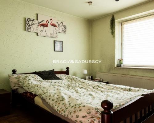 SWOSZOWICE, DOM W ZABUDOWIE BLIŹNIACZEJ, 3 POK