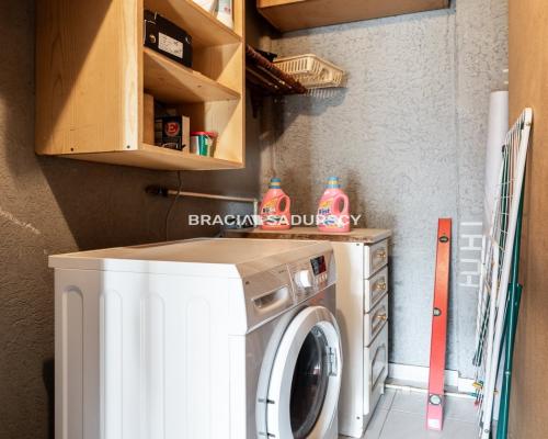 SWOSZOWICE, DOM W ZABUDOWIE BLIŹNIACZEJ, 3 POK