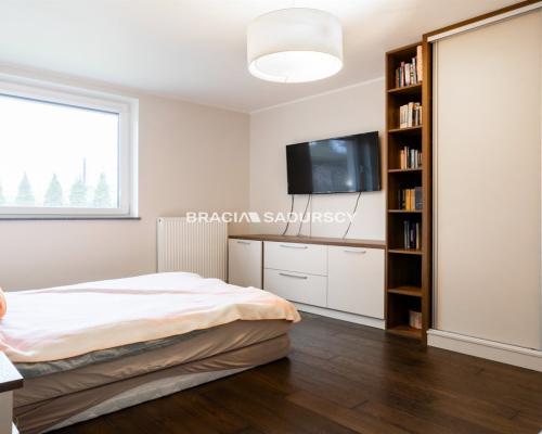 Głogoczów, pięknie położone nieruchomości, 2 domy