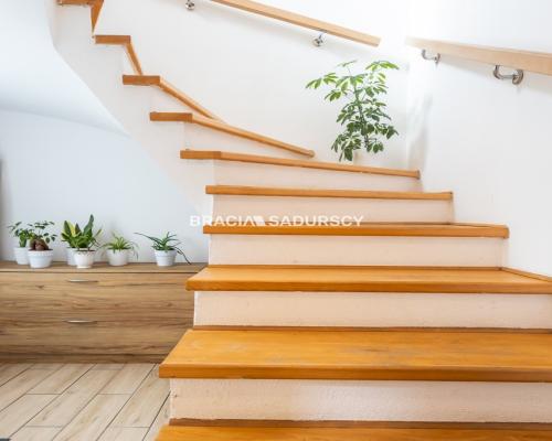 UROKLIWY DOM W BARDZO DOBREJ LOKALIZACJI