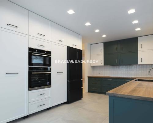 Bliźniak z garażem i ogrodem - 245,38 m2