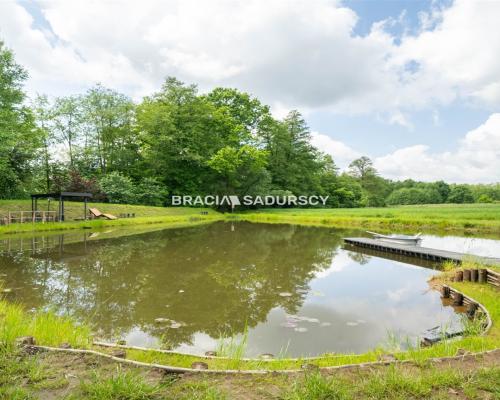 Nowoczesny dom z widokiem na staw, 5 sypialni!